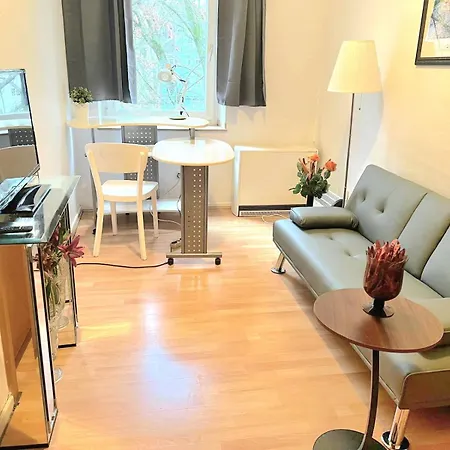 Pansiyon Private Bedroom, Living And Bathroom In A Shared In The Heart Of Gelsenkirchen